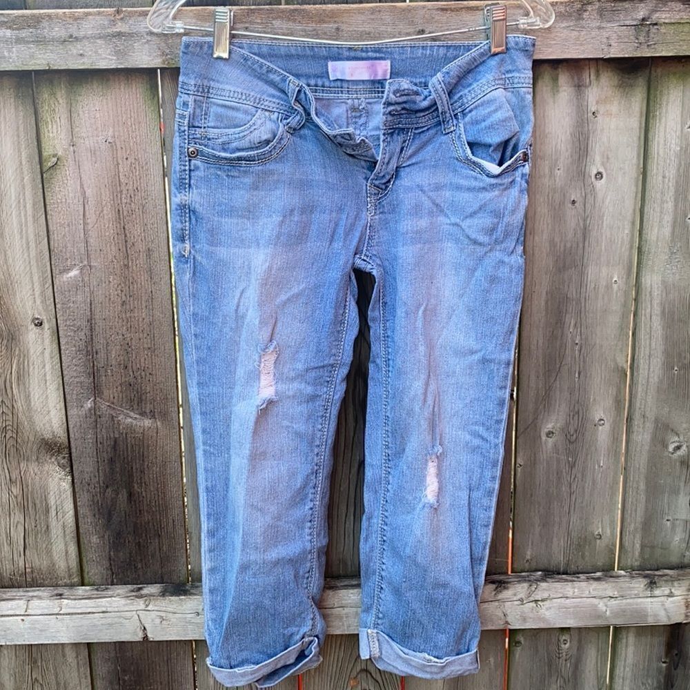 No Boundaries denim capris sz. 3